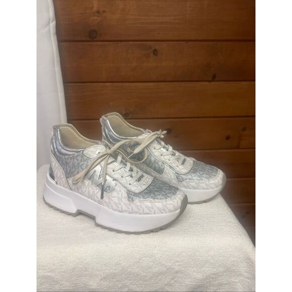 Michael Kors Muse metallic silver /Gray  Sz 7.5 - Picture 1 of 9